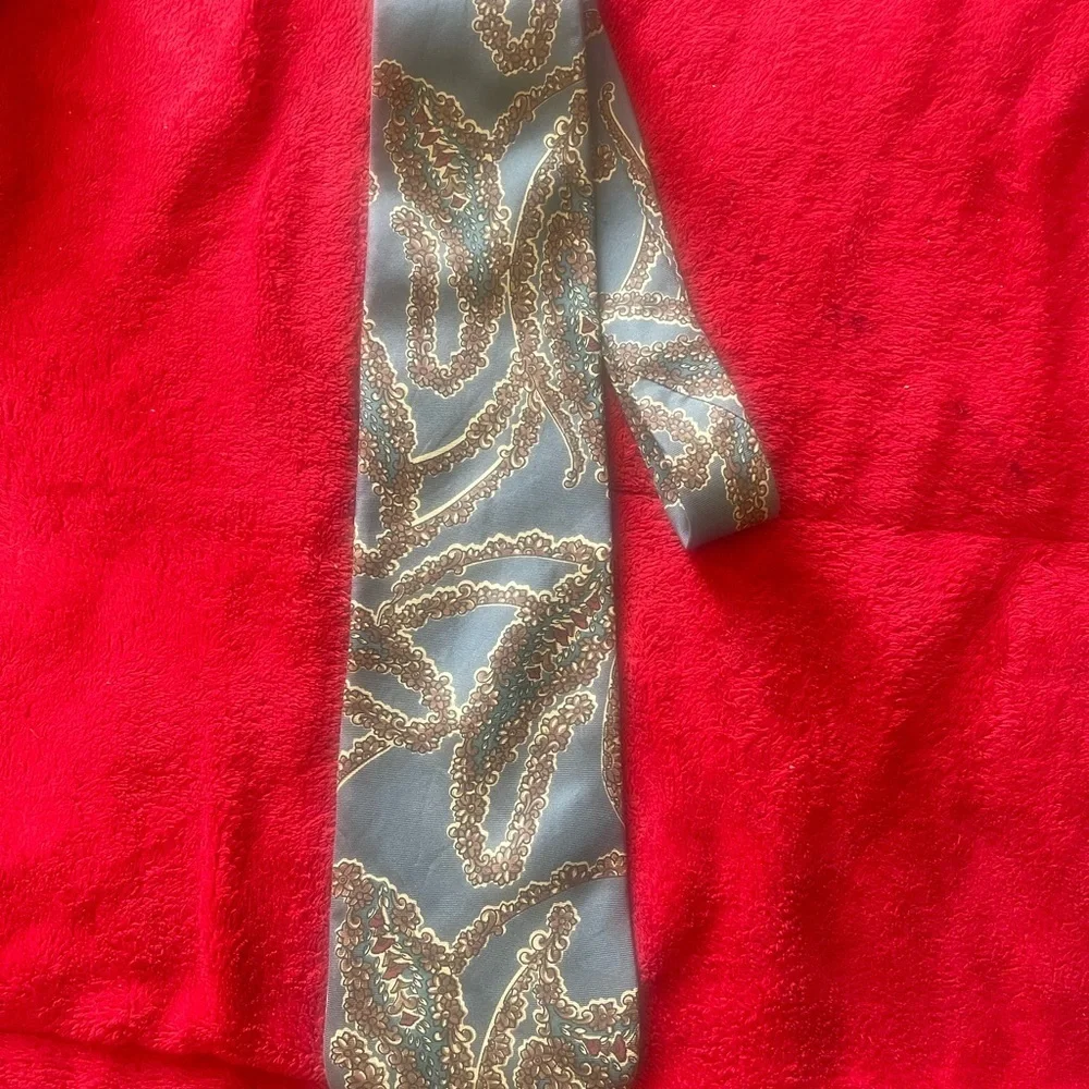 Dior Gray and Gold Paisley Tie